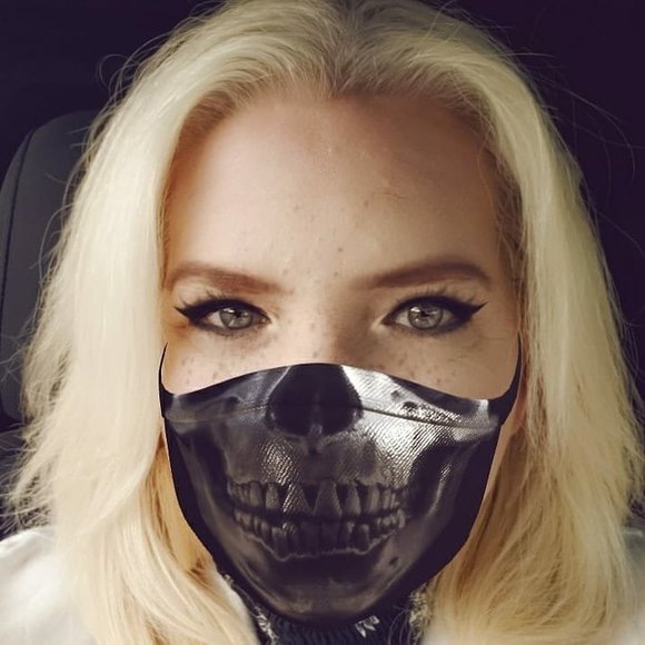 Meet your Posher, Jennifer - Picture 1 of 1